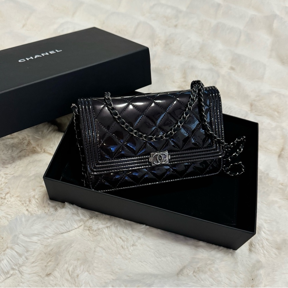 Chanel LeBoy Wallet on Chain